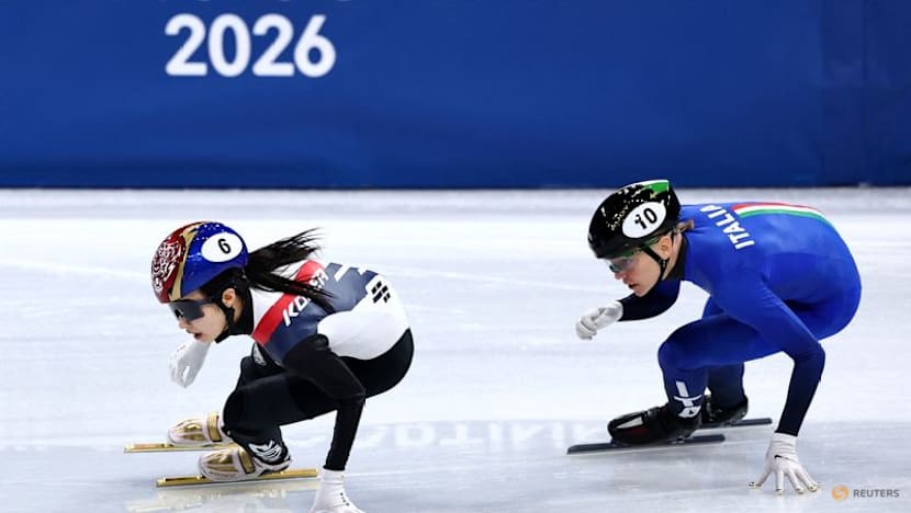 Short track-Fontana becomes Italy's most decorated Olympian with relay silver