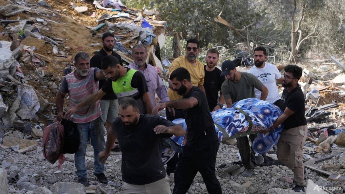 Lebanon president calls for US help as Israeli strikes continue