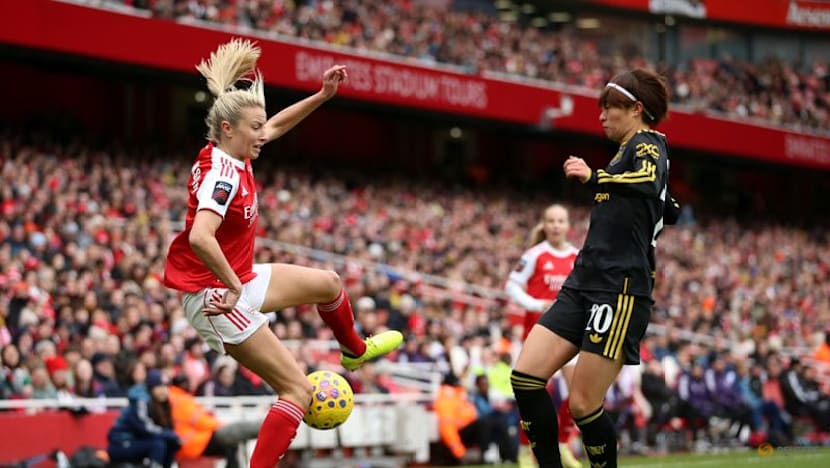 Arsenal fail to capitalise as Man United hold on for point in WSL