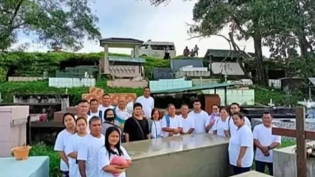 祭亡母惊见坟墓翻修还换“安息者”  马国女子情绪崩溃痛哭