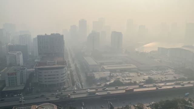 越南河内被浓雾笼罩 沦为全球污染程度最严重城市