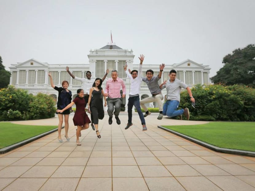 In this photo uploaded on Facebook, Mr Lee attempted a jump shot with students from Nanyang Technological University. Photo: Lee Hsien Loong/Facebook In this photo uploaded on Facebook, Mr Lee attempted a jump shot with students from Nanyang Technological University. Photo: Lee Hsien Loong/Facebook
