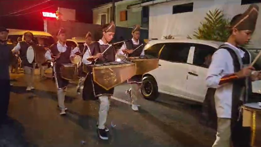  Masyarakat Islam Yogyakarta meriahkan malam Raya dengan takbir berirama tekno, gendang, xilofon