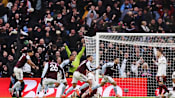 Aston Villa stun leaders Arsenal, Man City close gap to two points, Liverpool held by Leeds
