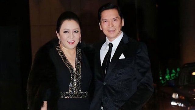 向太曾患脑瘤命危　向华强“遗产文件一眼没看”死守病榻