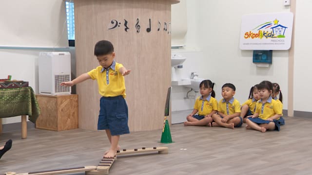 应对烟霾暂停户外活动 幼儿园安排孩子室内玩乐