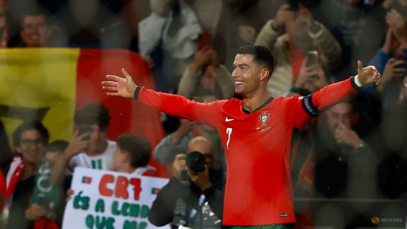Ronaldo double helps Portugal reach quarters with 5-1 Poland thrashing Ronaldo double helps Portugal reach quarters with 5-1 Poland thrashing