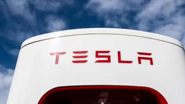 Tesla tarik balik 13,000 kenderaan elektrik susuli masalah bateri