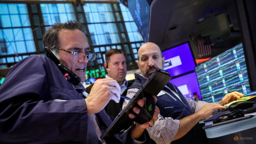 Analysis:Global stock traders face dip-buying dilemma after crushing selloff Analysis:Global stock traders face dip-buying dilemma after crushing selloff