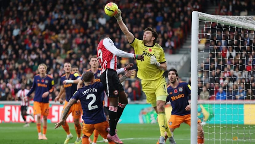 Man City outclass Liverpool to cut Arsenal's lead, Aston Villa on the up