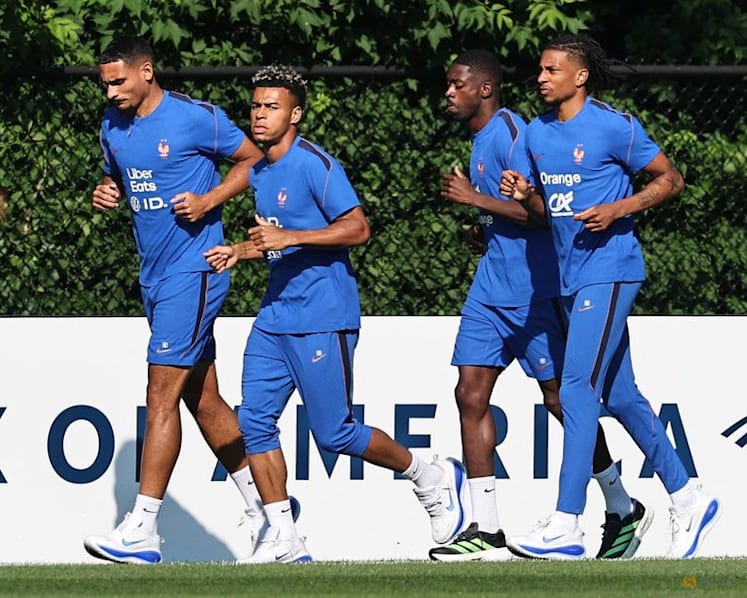 France will not give up on attacking philosophy, says Deschamps