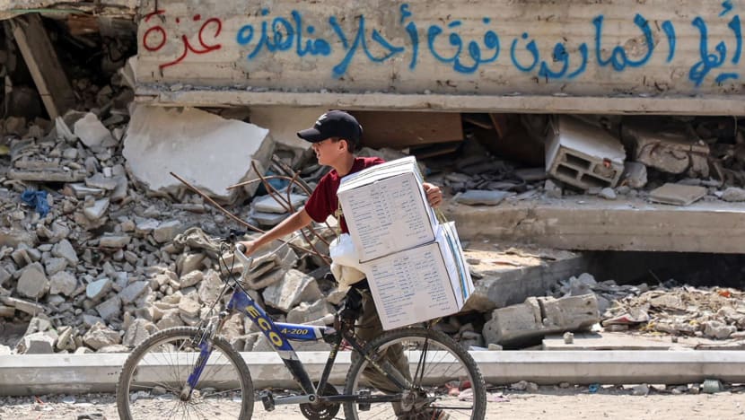 Gazans face crippling price hikes from raging war Gazans face crippling price hikes from raging war