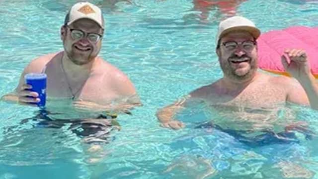 世界上有另一个你吗？男子度假偶遇“分身”，相似度100%