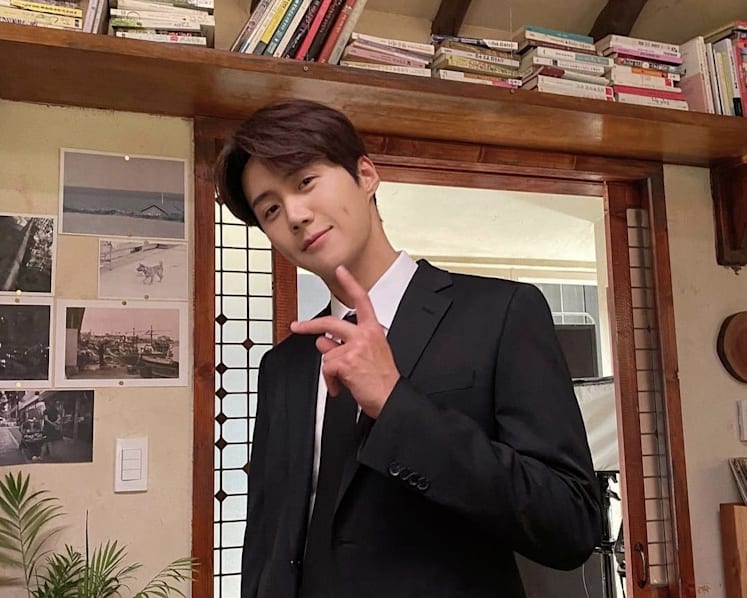 Actor Kim Seon-ho apologises and pays back taxes, agency shares in new statement amid tax evasion allegations