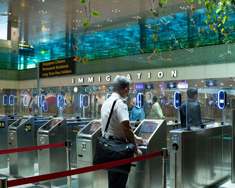 Singapore tightens rules for VTL travellers, requiring them to take COVID-19 tests for 7 days on arrival
