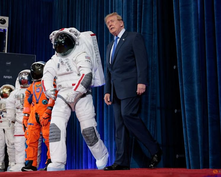 Trump signs order to create a US Space Academy