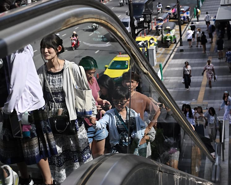 Thailand warns 'problematic' tourists could face deportation Thailand warns 'problematic' tourists could face deportation