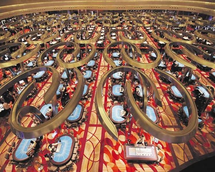 Member of card-counting syndicate that won S$433,730 at MBS casino jailed, mother asks for leniency
