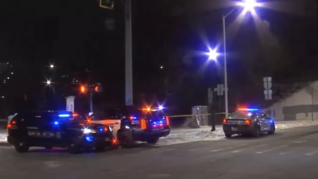 玩雪球丢中汽车 美国男童遭枪击