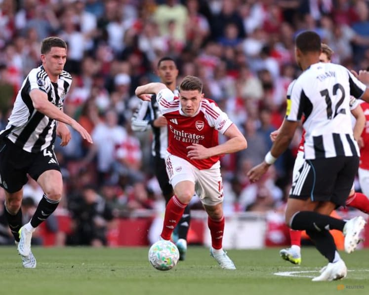 Nervy Arsenal go back to top as Eze seals vital win over Newcastle