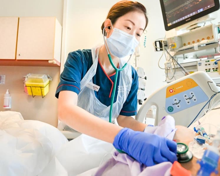 Meet the ICU nurse who examines and diagnoses patients like a boss