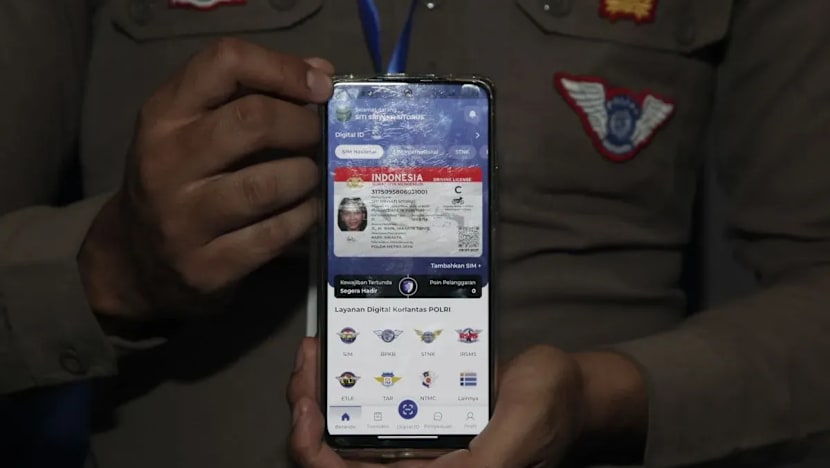SIM digital meluncur, tinggal scan QR code di HP