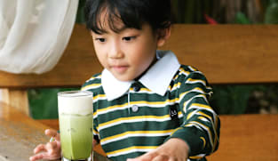 That strawberry matcha latte has more caffeine than you think – is it okay for your kid to enjoy it?