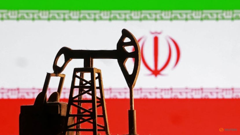 Oil prices climb 3% as market awaits US-Iran talks