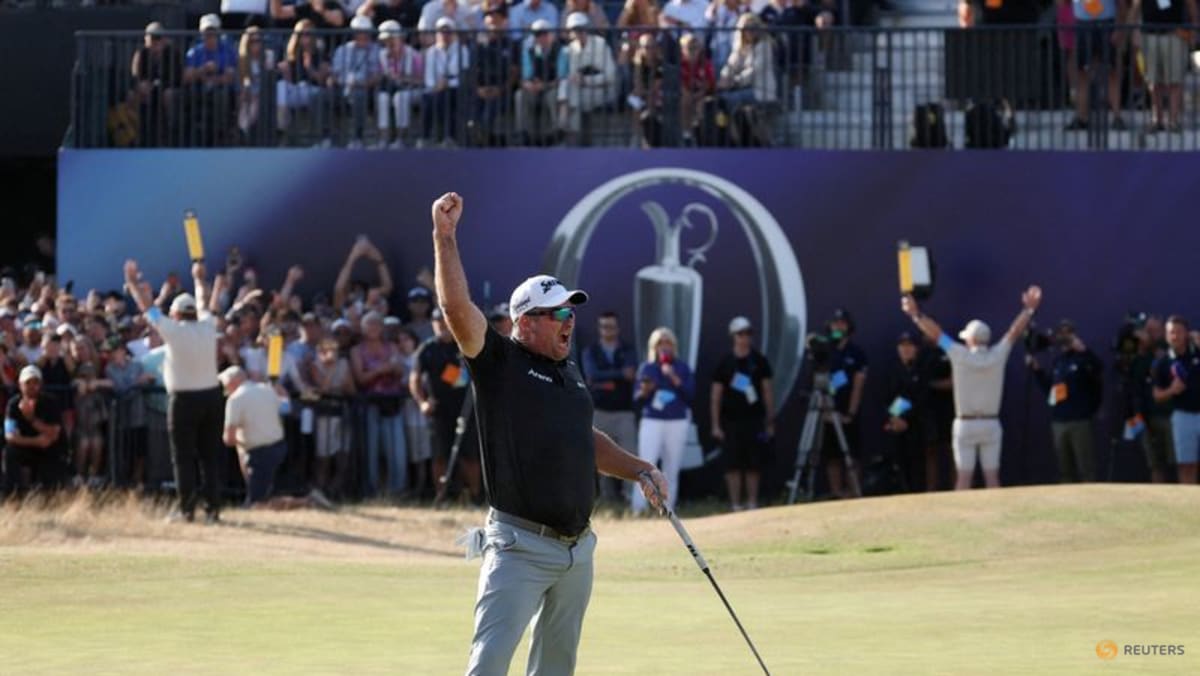 New Zealand's Fox wins British Open at final hole