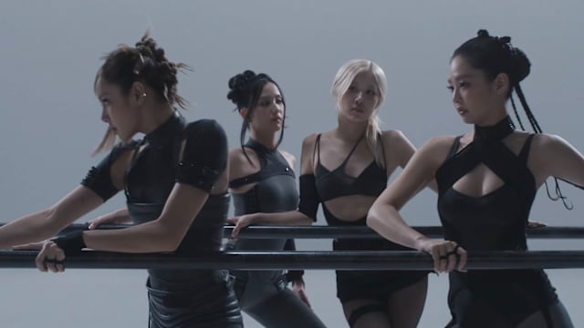 BLACKPINK强势回归！新歌“GO”科幻性感风炸裂 ，10分钟破100万点阅