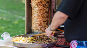 பசி வந்தால் பத்தும் பறக்கும்... ஆனால் கதவு திறக்காது!  