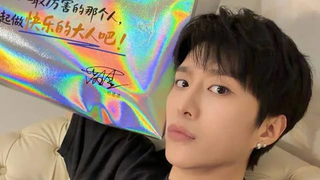 范丞丞直播吓坏粉丝，自曝反复生病体重下降