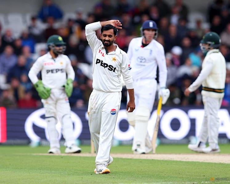 Pakistan replace coach Sarfaraz and seven players ahead of third England test