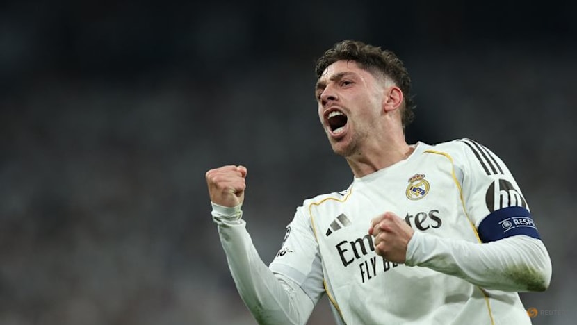 Valverde hat-trick puts Real Madrid in command against Manchester City