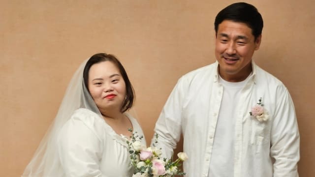 曾以为结婚是无法实现的梦想，唐氏症演员郑恩惠幸福出嫁！