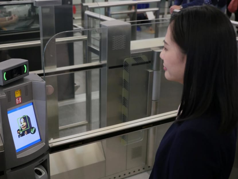 The use of biometric data has grown exponentially in China, in key areas affecting people’s daily lives. Fingerprints or faces are scanned to pay bills, apply for social security and even for loans. There is also little protection against abusive use of data or privacy leaks.