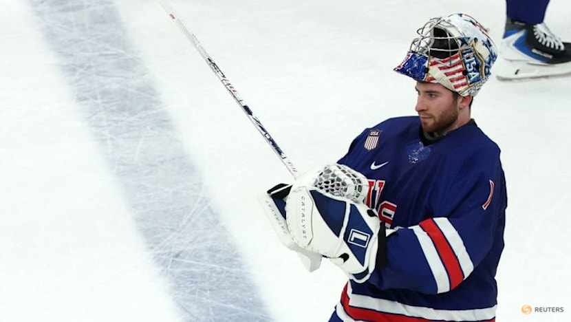 Ice hockey-Lighten up! Organisers to put up different colour boards to aid visibility