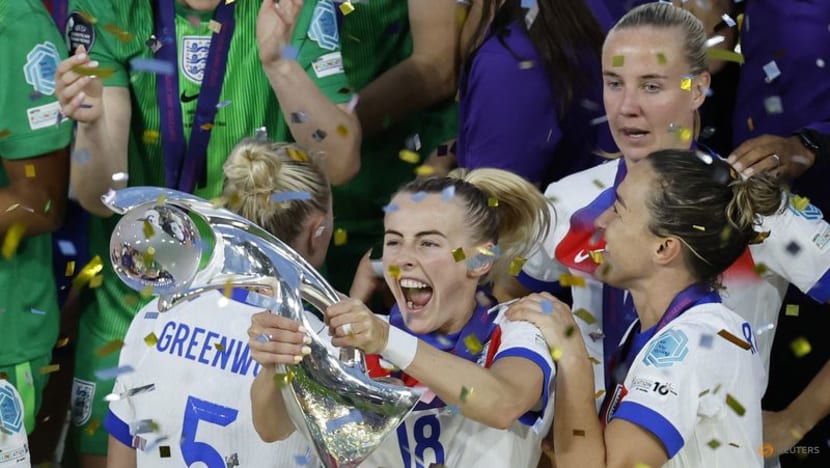 Kelly the hero as England sink Spain in shootout to win Euro 2025