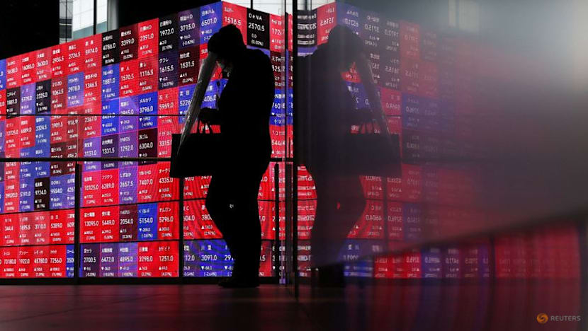 Whiplash on European markets as oil tumbles off four-year high, yen spikes