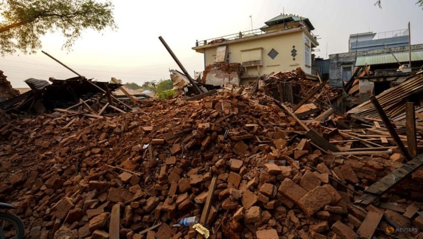Rains add to challenge for Myanmar quake relief, toll at 3,471