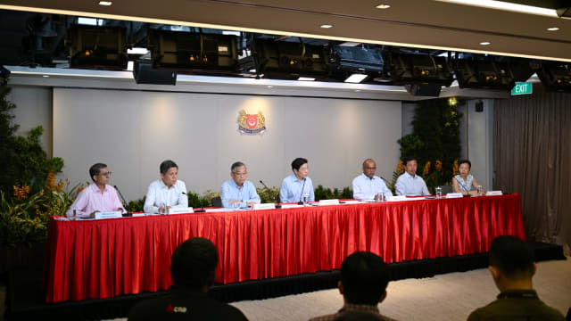 多名高级政务部长职务出现变化