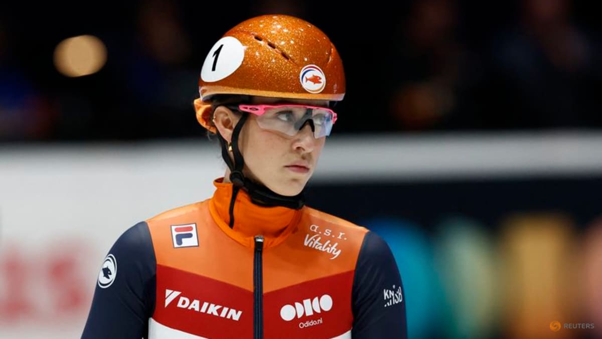Speed skating-Ugly exterior, nice ice - Dutch dual threat Schulting happy in Milan