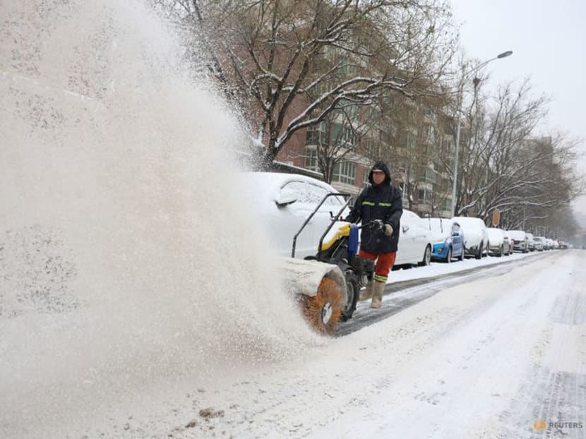 Cold wave grips northern China, south bracing for big chill