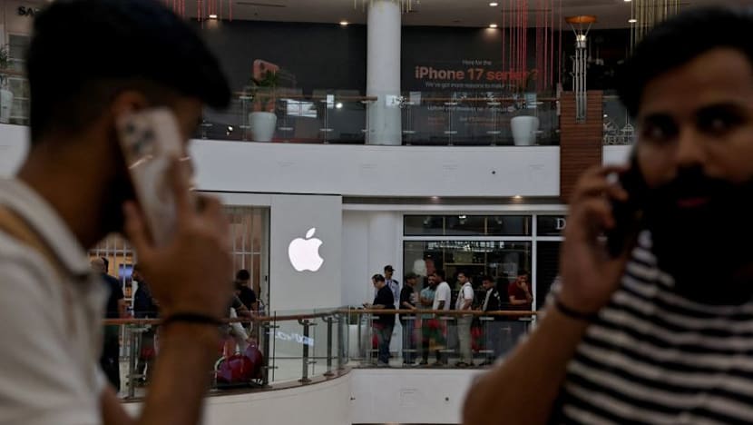Apple in talks with banks to start payment service in India, Bloomberg News reports