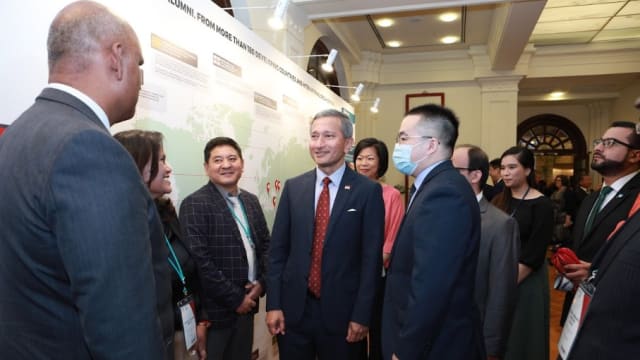 为庆祝新加坡合作计划成立30周年 我国推出三年“可持续性行动配套”