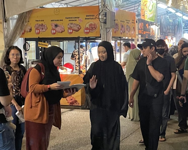 Local movement against female genital cutting turns to Ramadan bazaars to advocate its cause