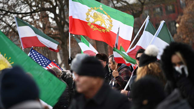 特朗普据报明天将同高官讨论介入伊朗示威选项