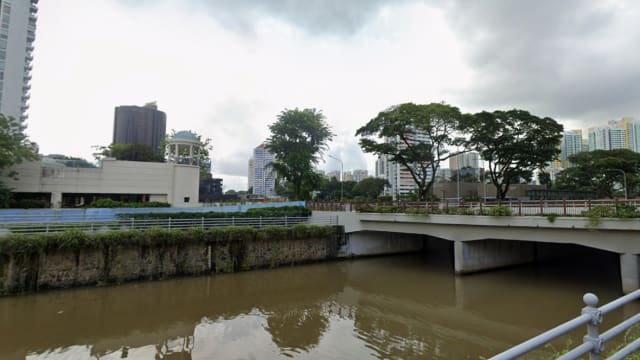 新加坡河惊现一具浮尸 警方证实为65岁男子