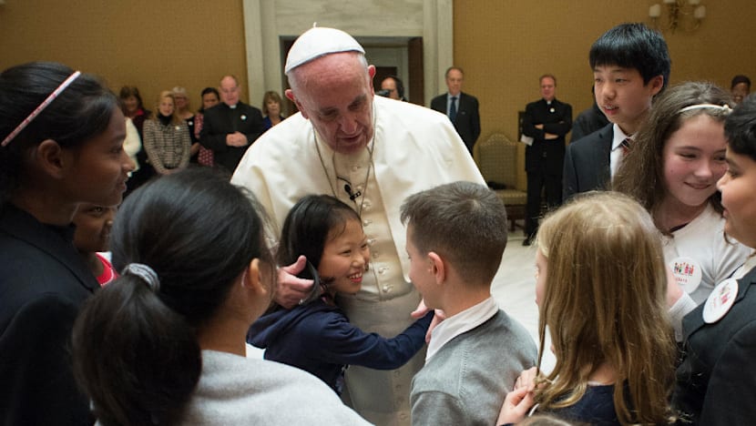 8-year-old S’porean girl skips school to meet Pope Francis