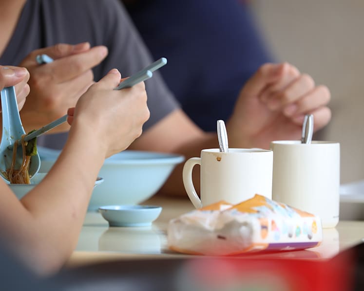 'Siu Dai by default' movement lauded by drinks stall workers and customers, but some prefer the status quo